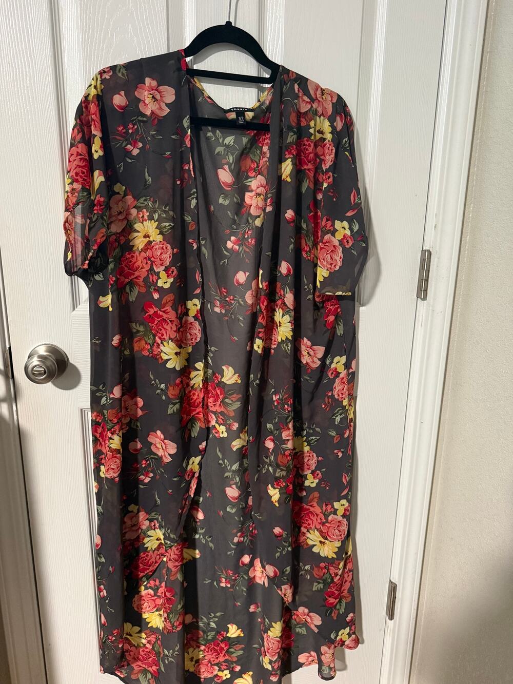 Torrid Size 1/2 Floral Kimono